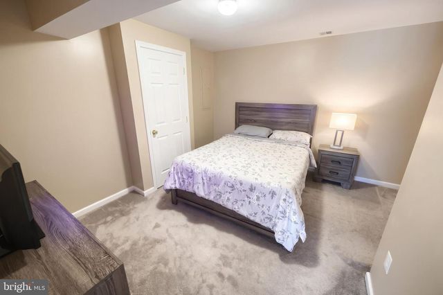 95 SIENNA DR, York, PA 17406