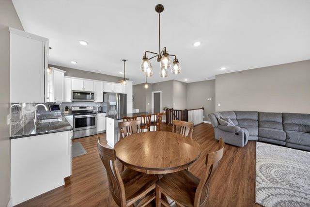 3913 Sunnydale Lane SE, Rochester, MN 55904