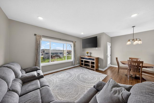 3913 Sunnydale Lane SE, Rochester, MN 55904