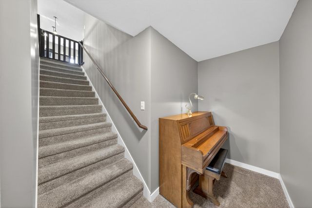 3913 Sunnydale Lane SE, Rochester, MN 55904