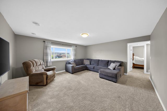 3913 Sunnydale Lane SE, Rochester, MN 55904