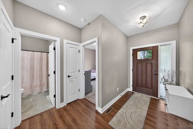 3913 Sunnydale Lane SE, Rochester, MN 55904