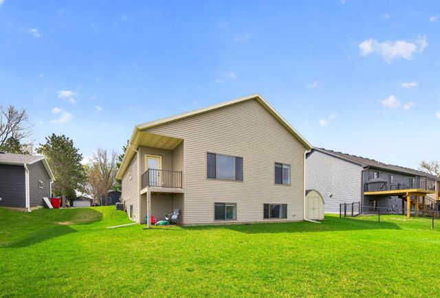 3913 Sunnydale Lane SE, Rochester, MN 55904