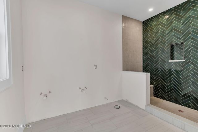 64 Byrnes Lane, Eatontown, NJ 07724