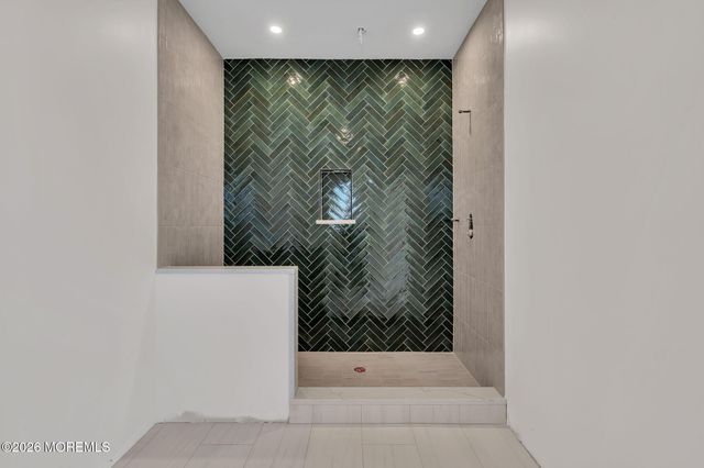 64 Byrnes Lane, Eatontown, NJ 07724