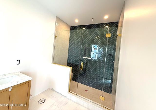 64 Byrnes Lane, Eatontown, NJ 07724