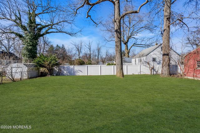 64 Byrnes Lane, Eatontown, NJ 07724