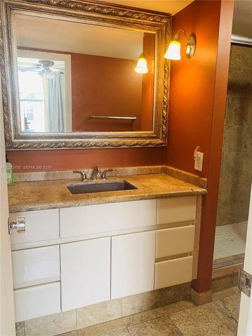 1651 NE 115th St 21C, Miami, FL 33181