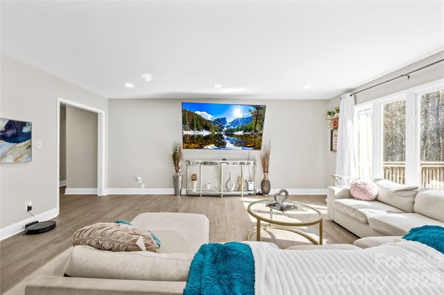 121 Rustic Way Lane, Mooresville, NC 28117