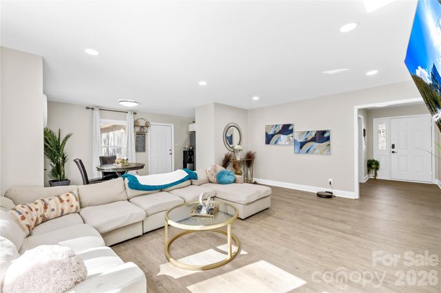 121 Rustic Way Lane, Mooresville, NC 28117