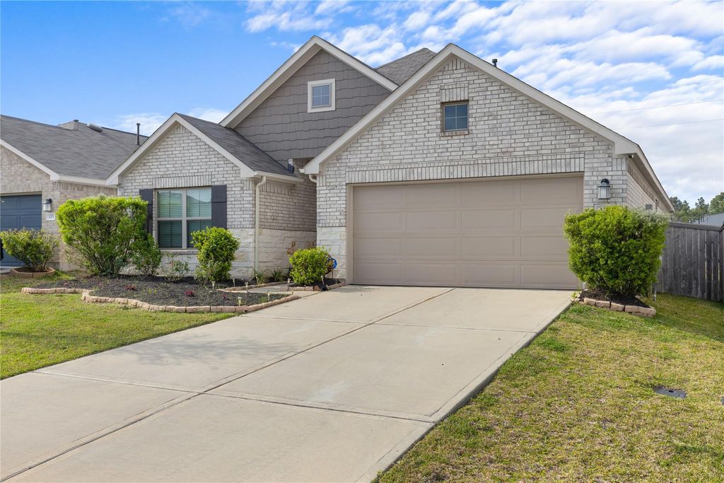 119 Comber Road, Magnolia, TX 77354