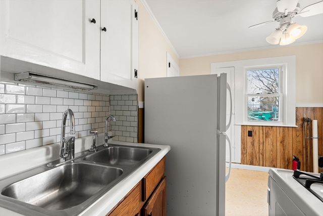 74 Myrtle St, Lynn, MA 01905