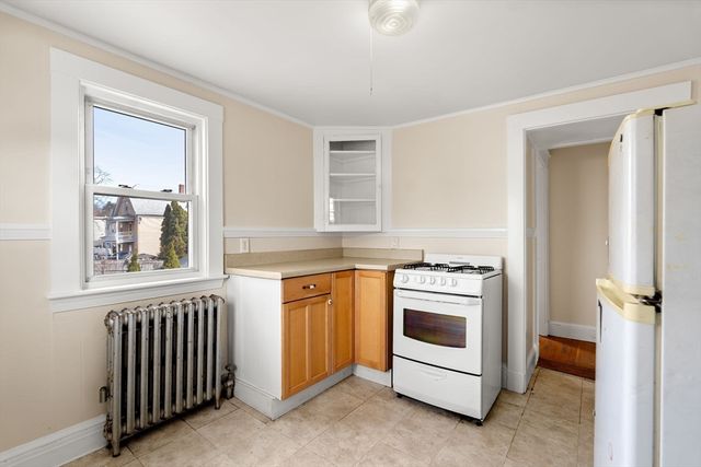 74 Myrtle St, Lynn, MA 01905