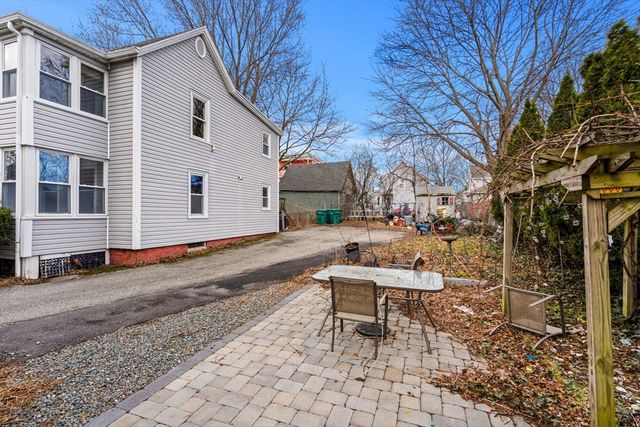 74 Myrtle St, Lynn, MA 01905