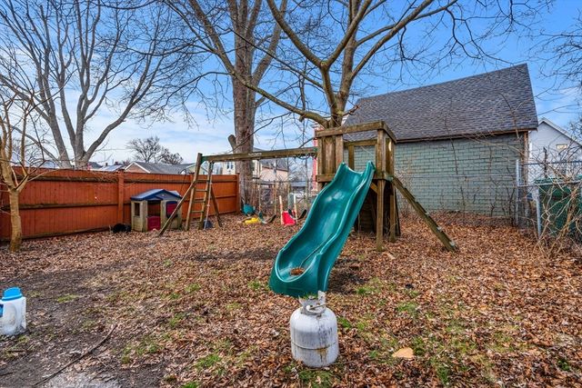 74 Myrtle St, Lynn, MA 01905