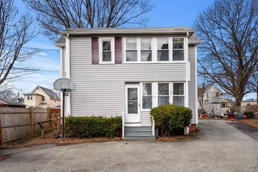 74 Myrtle St, Lynn, MA 01905