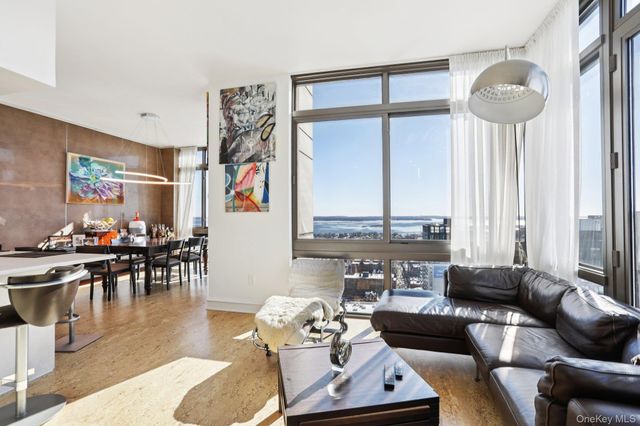 175 Huguenot Street PH-302, New Rochelle, NY 10801