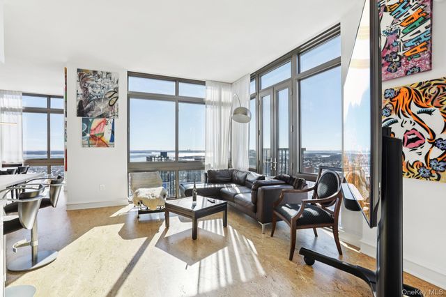 175 Huguenot Street PH-302, New Rochelle, NY 10801