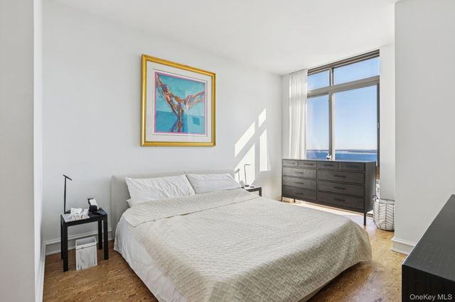 175 Huguenot Street PH-302, New Rochelle, NY 10801