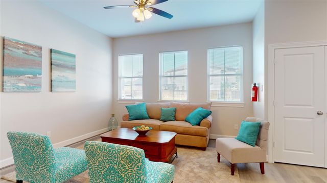 504 Nursery Rd 2105, The Woodlands, TX 77380