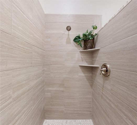 504 Nursery Rd 2105, The Woodlands, TX 77380