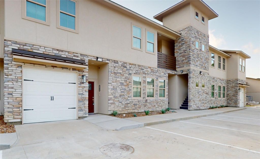 504 Nursery Rd 2105, The Woodlands, TX 77380