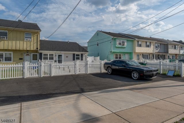 30 Warren St, Carteret Boro, NJ 07008