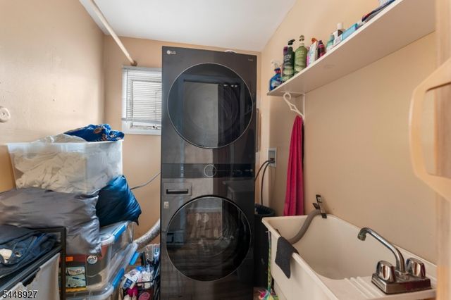 30 Warren St, Carteret Boro, NJ 07008