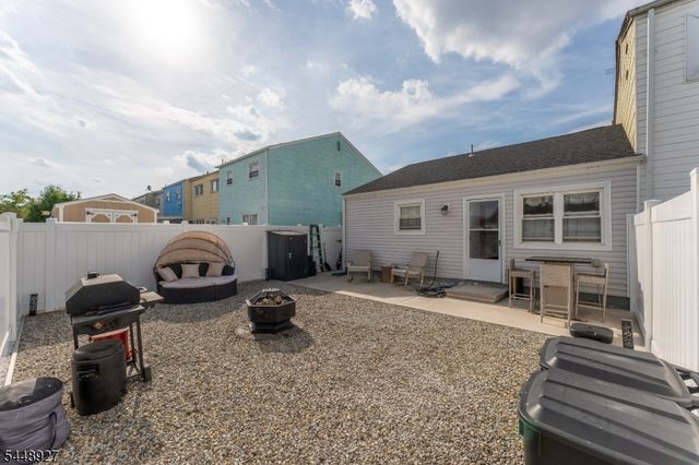 30 Warren St, Carteret Boro, NJ 07008