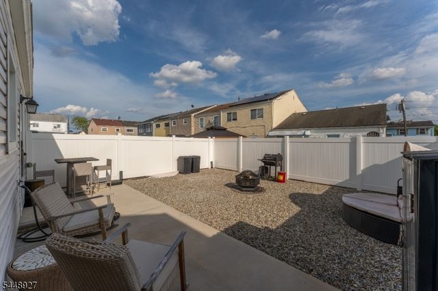30 Warren St, Carteret Boro, NJ 07008