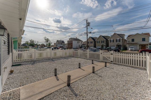30 Warren St, Carteret Boro, NJ 07008