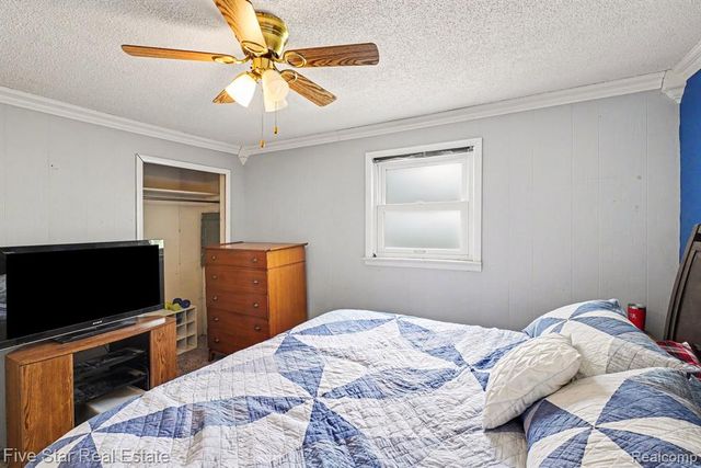14506 Eddy Lake Road, Fenton, MI 48430