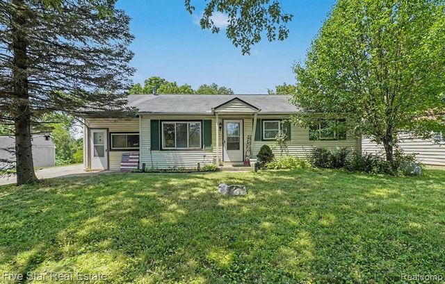 14506 Eddy Lake Road, Fenton, MI 48430