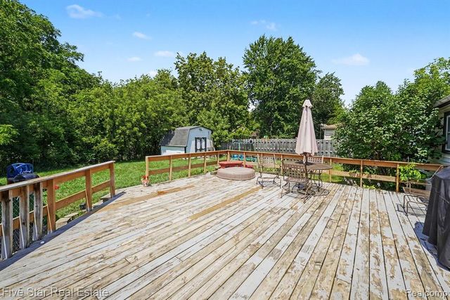 14506 Eddy Lake Road, Fenton, MI 48430