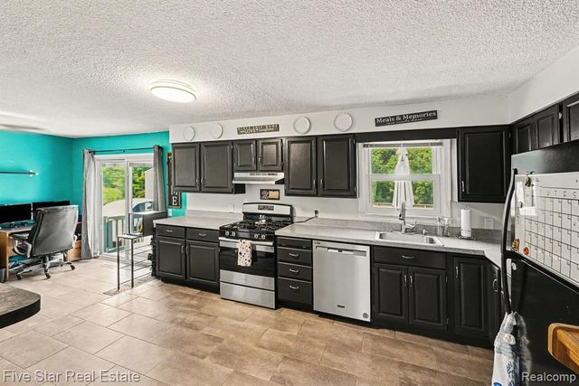 14506 Eddy Lake Road, Fenton, MI 48430