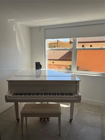 90 Alton Rd 303, Miami Beach, FL 33139