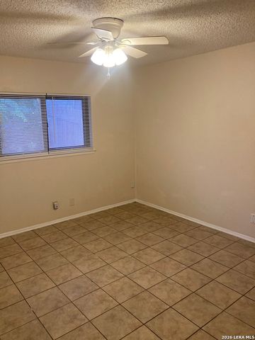 4339 LEHMAN DR, Kirby, TX 78219