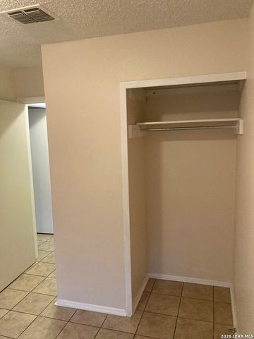4339 LEHMAN DR, Kirby, TX 78219