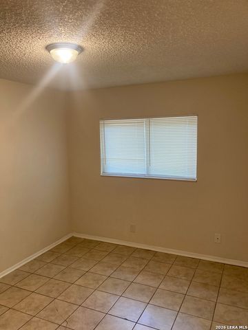 4339 LEHMAN DR, Kirby, TX 78219
