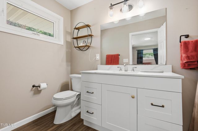 1014 Hammond Avenue, Mount Carmel, TN 37645