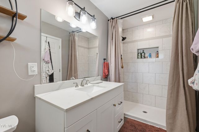 1014 Hammond Avenue, Mount Carmel, TN 37645