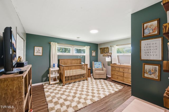 1014 Hammond Avenue, Mount Carmel, TN 37645
