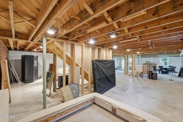 1014 Hammond Avenue, Mount Carmel, TN 37645