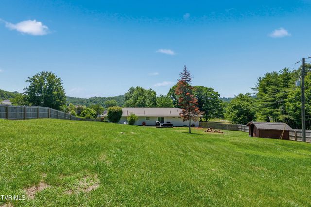 1014 Hammond Avenue, Mount Carmel, TN 37645