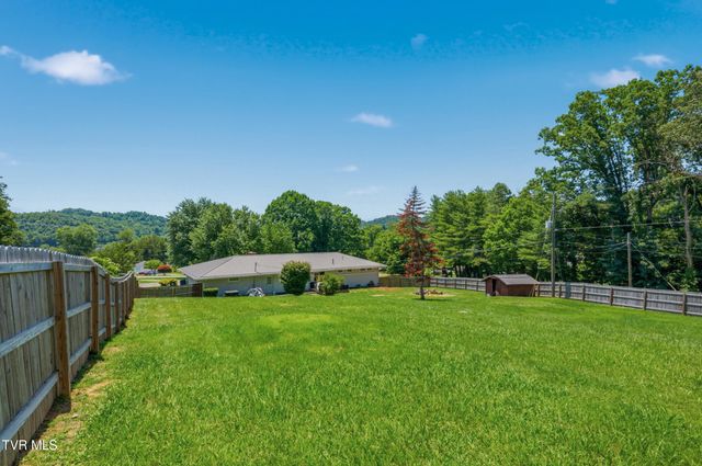 1014 Hammond Avenue, Mount Carmel, TN 37645
