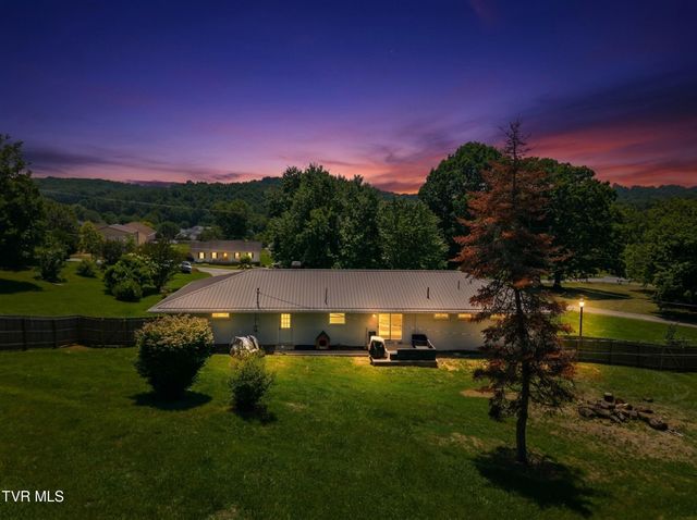 1014 Hammond Avenue, Mount Carmel, TN 37645