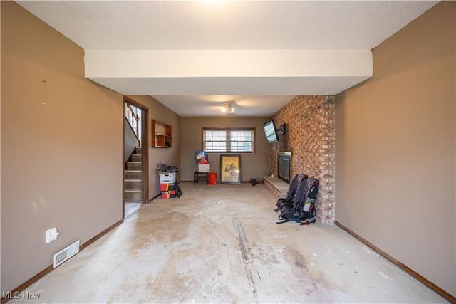 8574 Fairlane Drive, Olmsted Twp, OH 44138