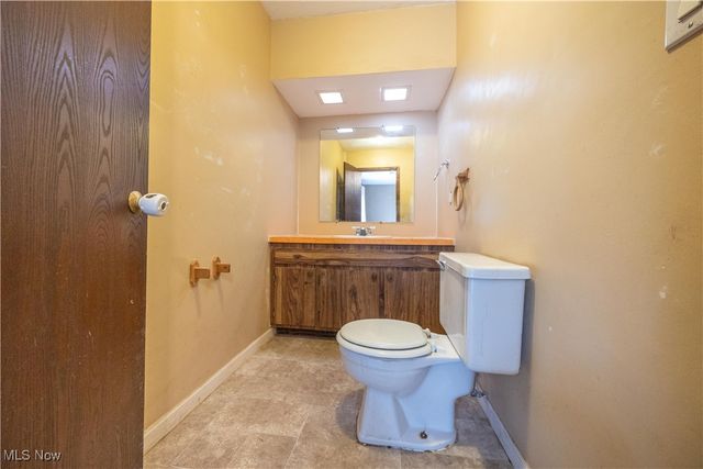 8574 Fairlane Drive, Olmsted Twp, OH 44138