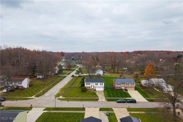 8574 Fairlane Drive, Olmsted Twp, OH 44138