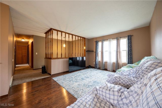 8574 Fairlane Drive, Olmsted Twp, OH 44138